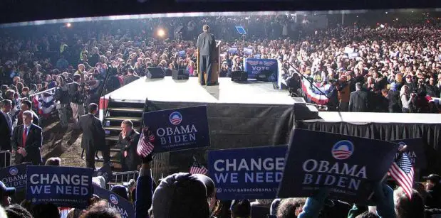 Barack Obama campaigning in Manassas, Virginia, November 3, 2008 (Thieery Coudray/CC BY-SA 3.0)